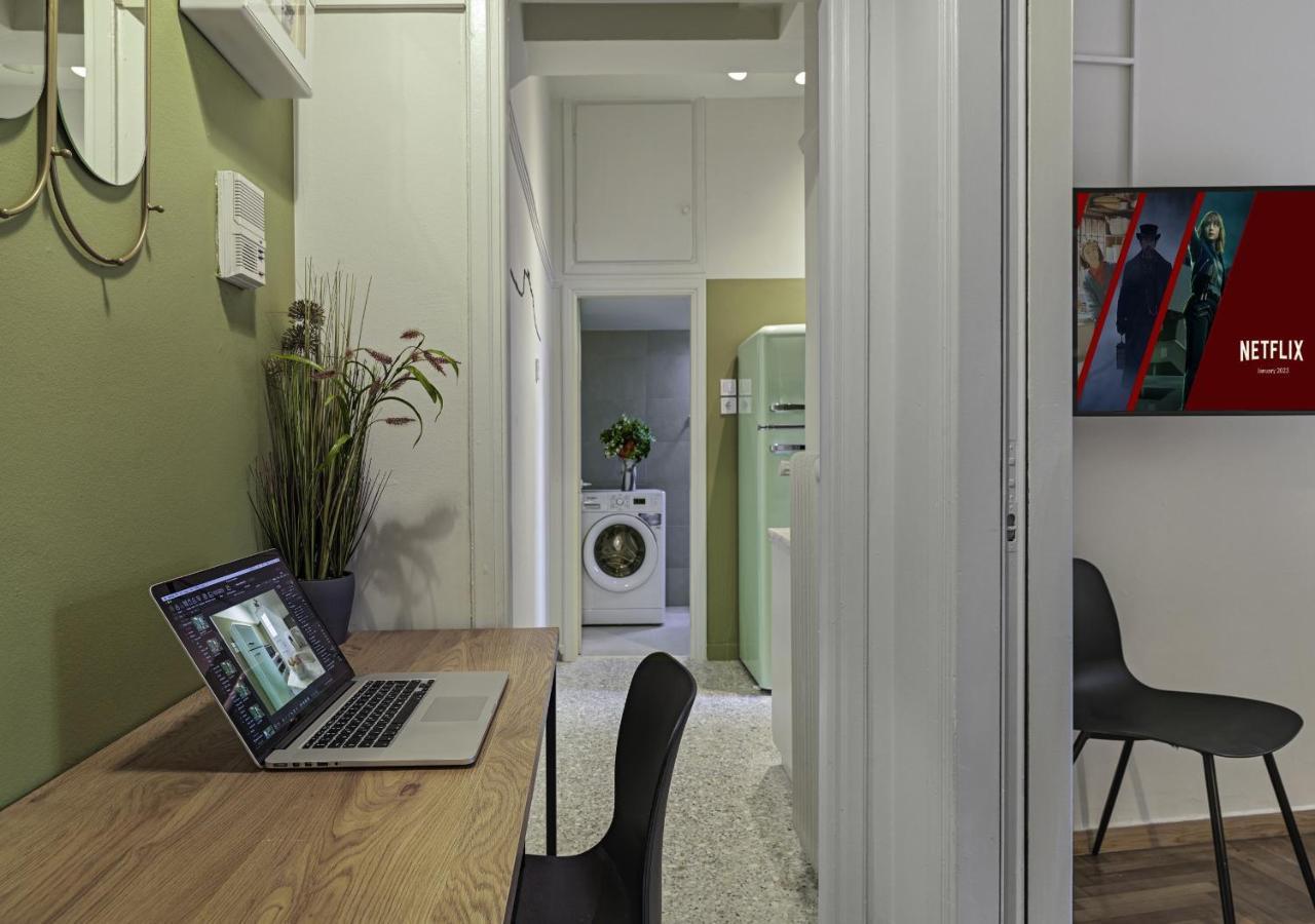 New Hidden Gem, A Studio At A Super Prime Location Athena Bagian luar foto
